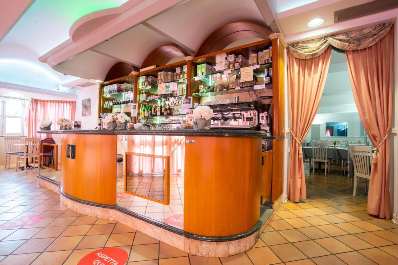 Hotel Villa Verde Rivotorto Ngoại thất bức ảnh