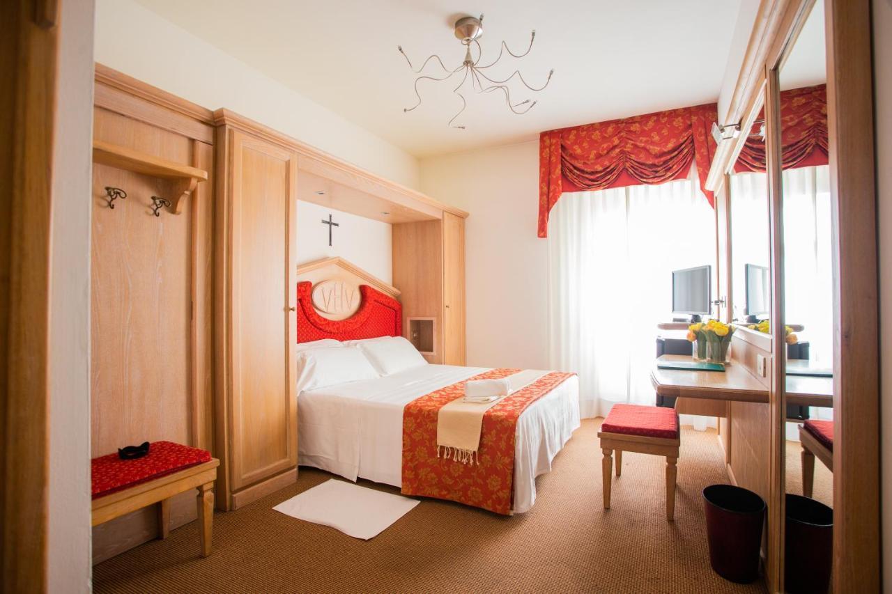 Hotel Villa Verde Rivotorto Ngoại thất bức ảnh