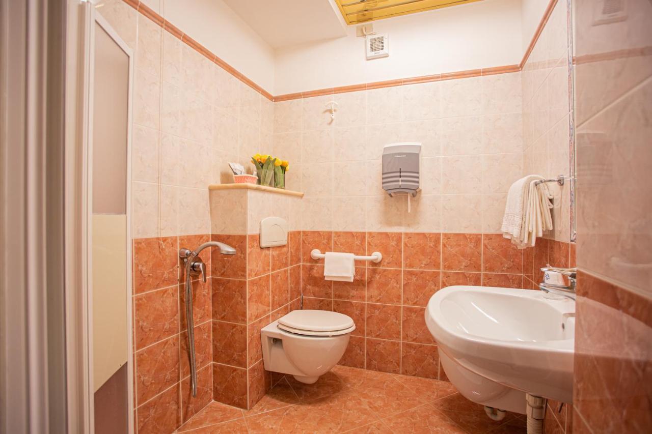 Hotel Villa Verde Rivotorto Ngoại thất bức ảnh